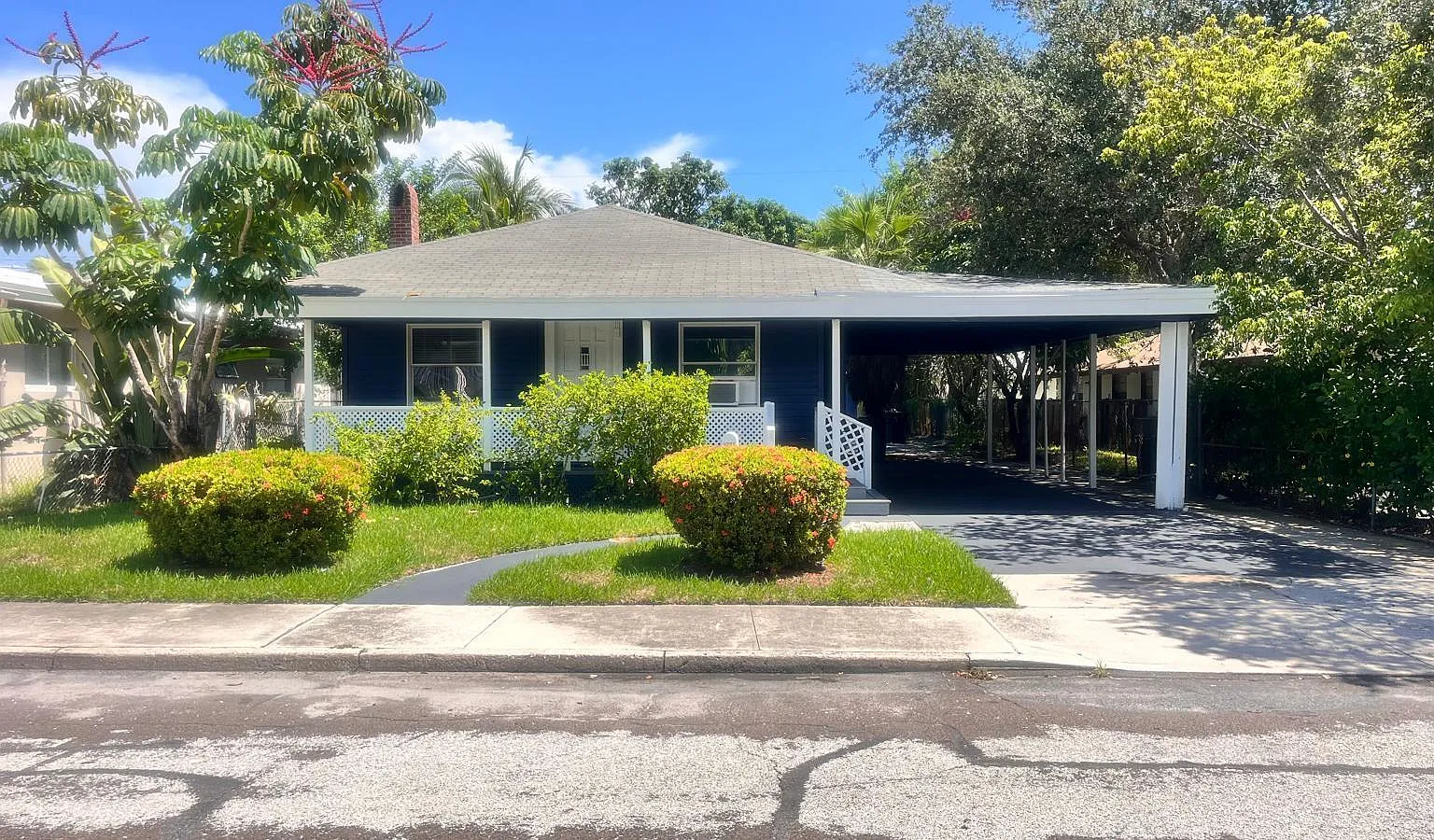 3 bed, 1.0 bath, 1211 sqft, $2,795 — Photo 1