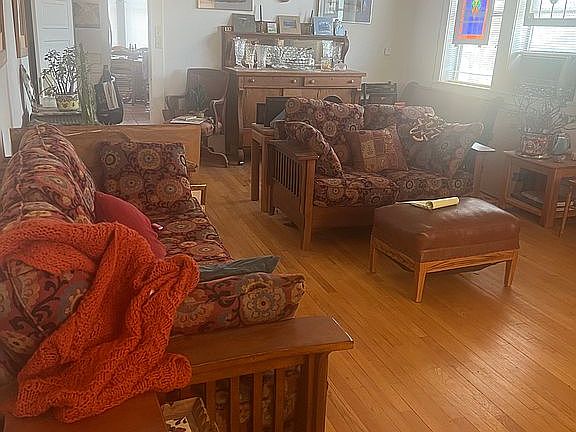25x15 living room