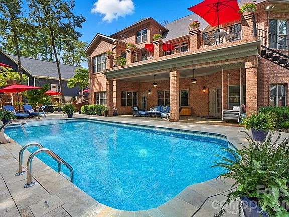 2nd image of 107 Nautilus Ct