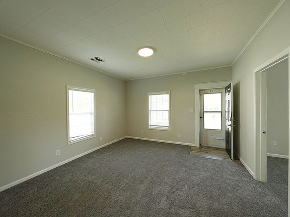 3rd image of 323 E Will Rogers Blvd