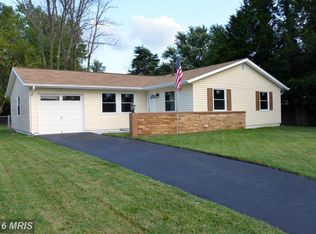 302 N Alder Ave, Sterling, VA 20164