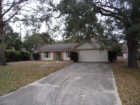2nd image of 1032 Greenbrier Blvd