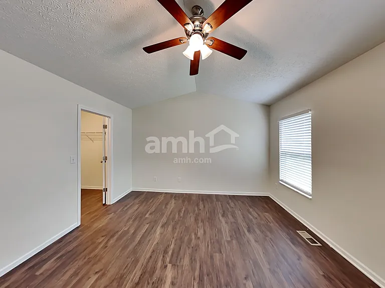 640 Norfolk Sq S — Photo 9