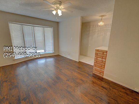 3rd image of 801 Canyon Ridge Dr