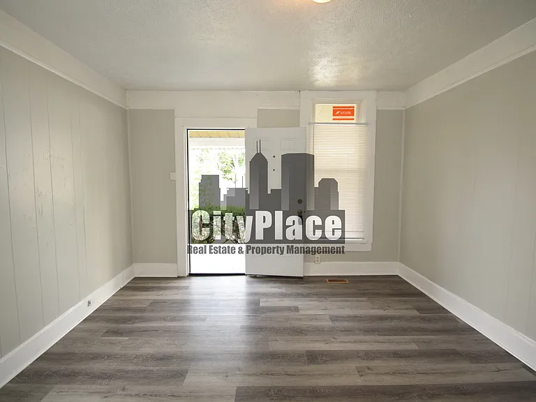 1319 W 27th St — Photo 5