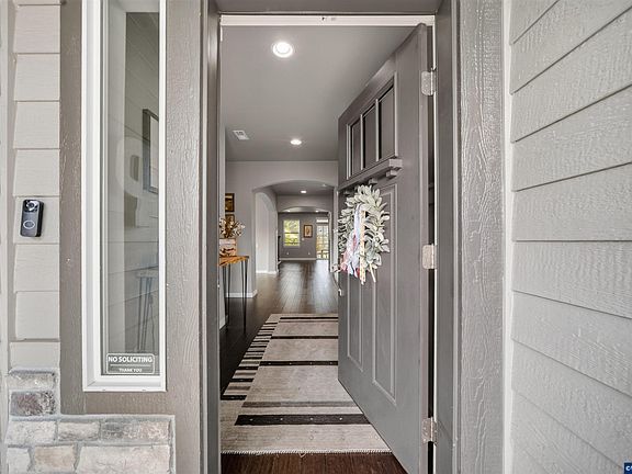 2nd image of 2862 Lucia Ct NW
