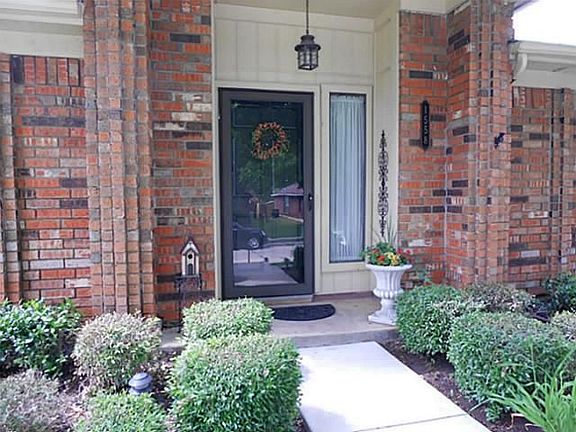 4th image of 1558 Glenmore Dr