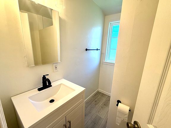 5th image of 2994 S Higuera St #B