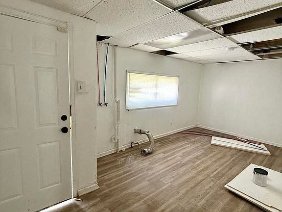 5th image of 427 Everett St