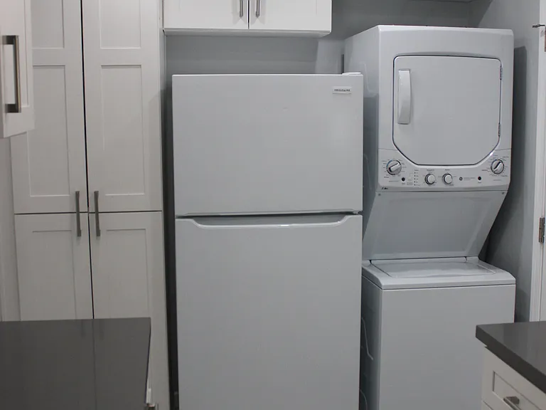 Newer appliances in this Kitchen