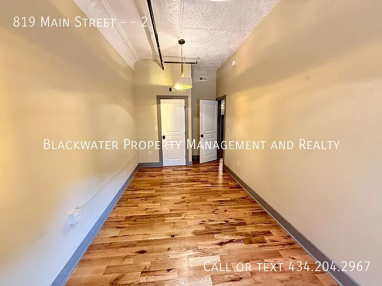 819 Main St #2 — Photo 9