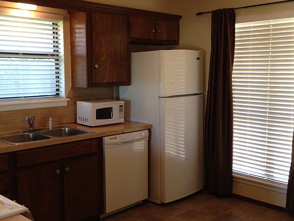 5th image of 310 Vicksburg Ave #312