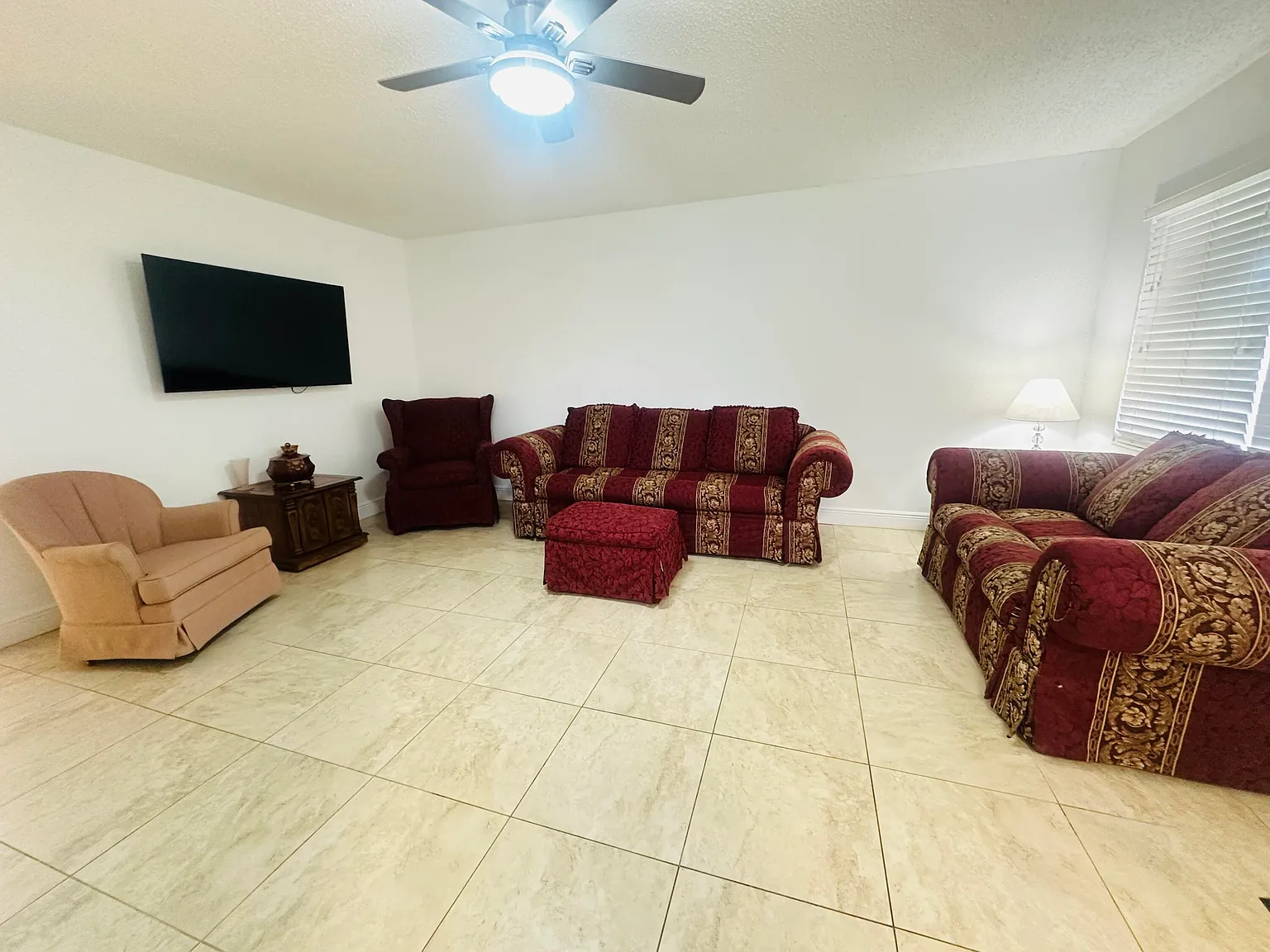 2 bed, 1.5 bath, 860 sqft, $1,700 — Photo 4