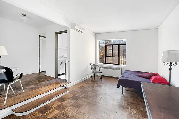 Sold by Bank Neary | media 10