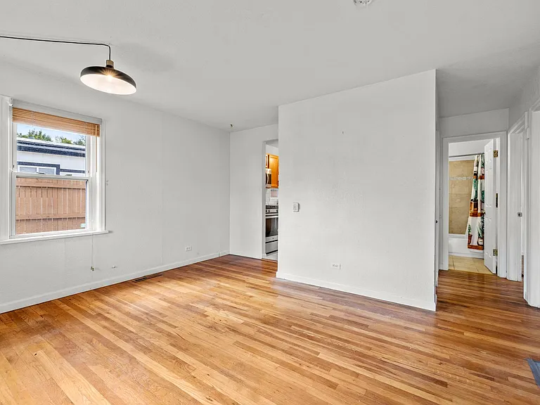1085 King St — Photo 5