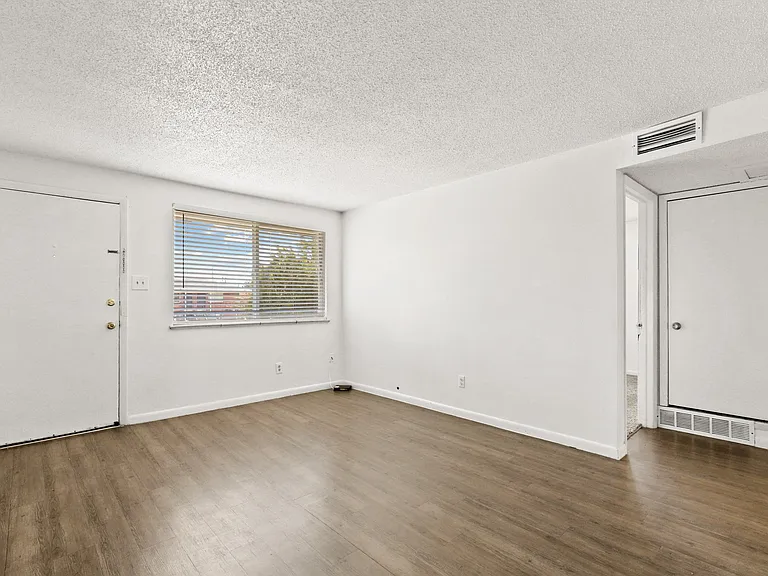 1115 Rosemary St — Photo 11