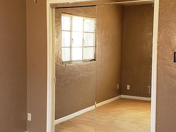 4th image of 929 N Benton Ave