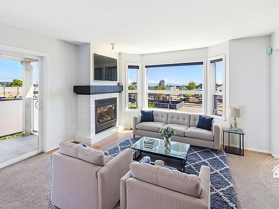2nd image of 327 Prideaux St #304