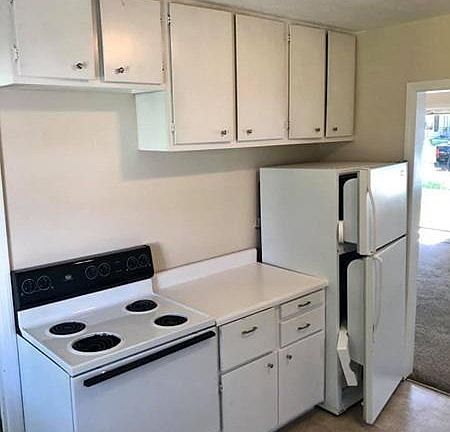 5th image of 221 E Ellsworth Ave