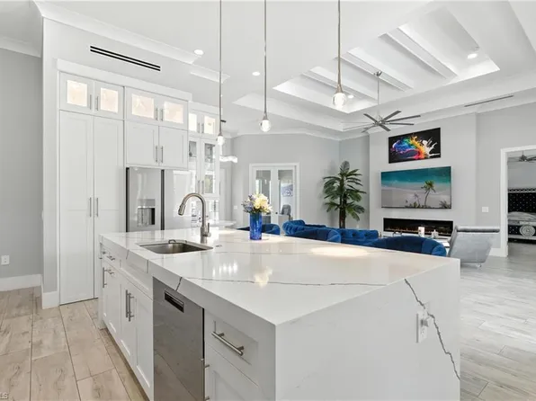 1631 N Copeland DR, MARCO ISLAND, FL 34145