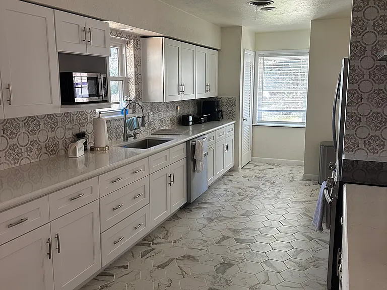 2715 Greene Ave — Photo 16
