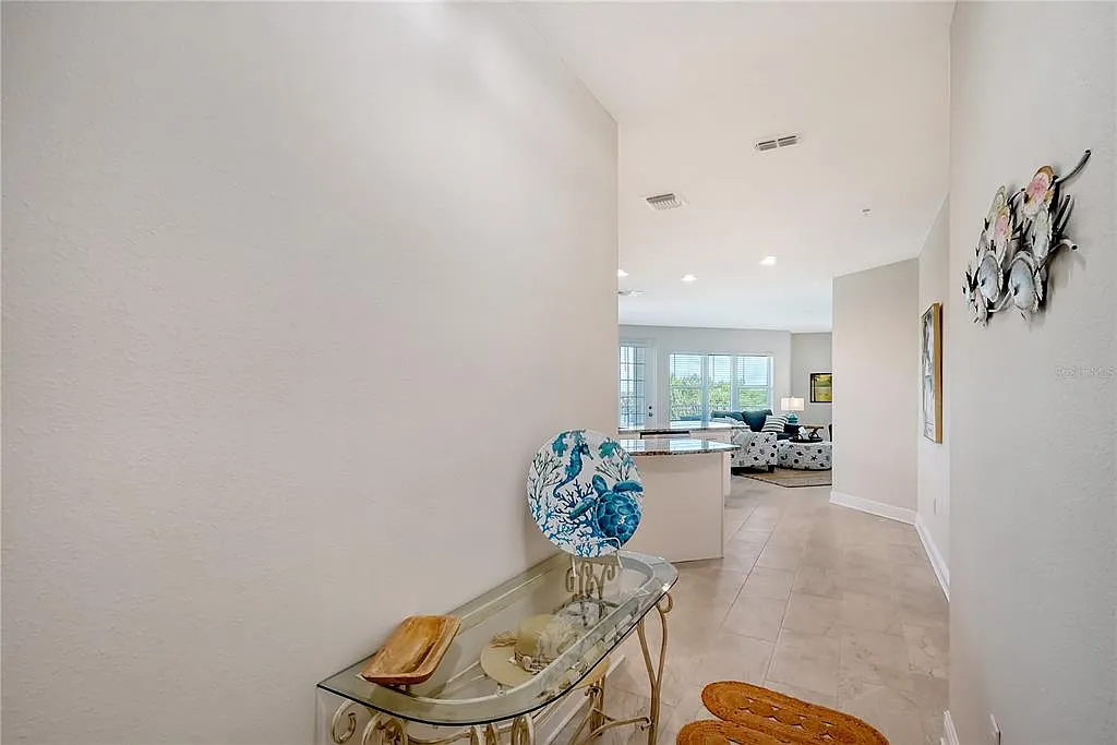 2 bed, 2.0 bath, 1657 sqft, $6,000 — Photo 3