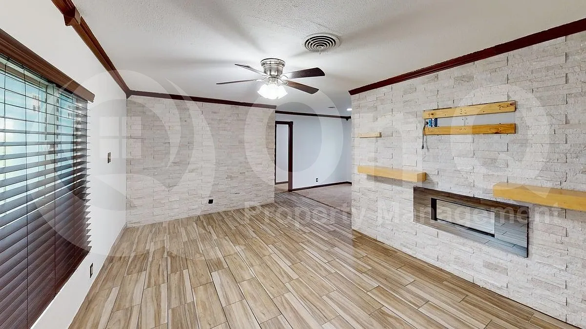 2 bed, 1.0 bath, 1006 sqft, $1,200 — Photo 4