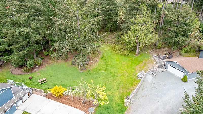 4th image of 689 Sitka Place