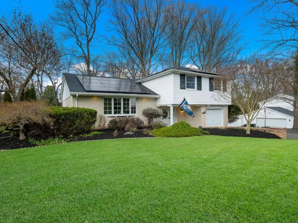 14 E Rambler Dr, Holland, PA 18966