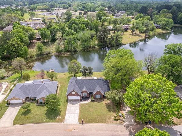 233 Lakeside Pl, Mineola, TX 75773