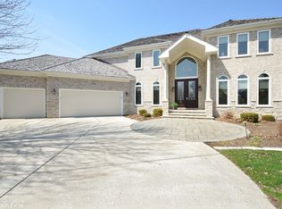 1084 Sandstone Ct, Aurora, IL 60502