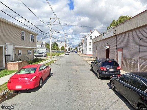 Exterior Neighborhood (street photo)