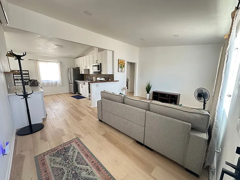 5746 Halsey Ave — Photo 1