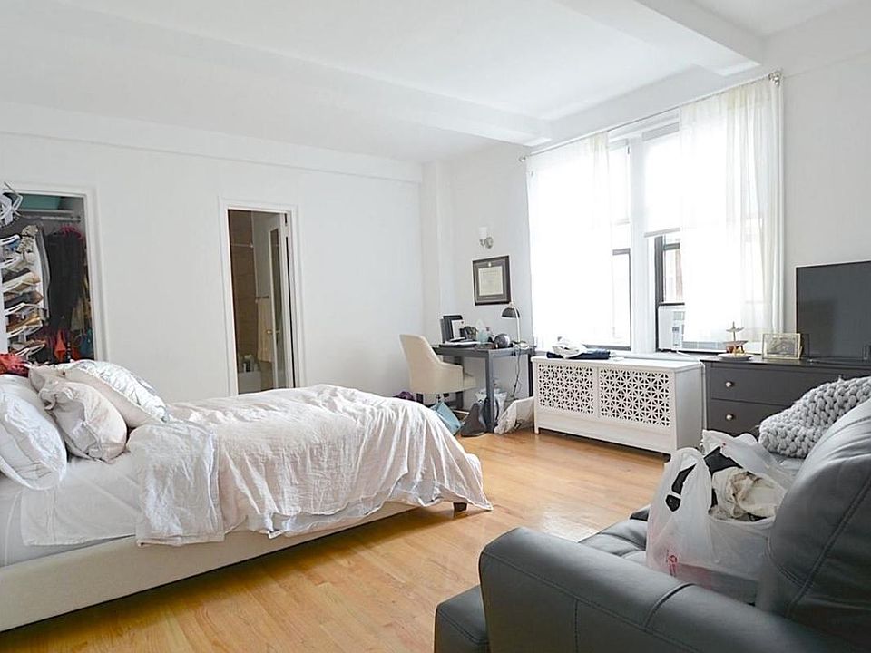 1st image of 200 W 70th St APT 4A