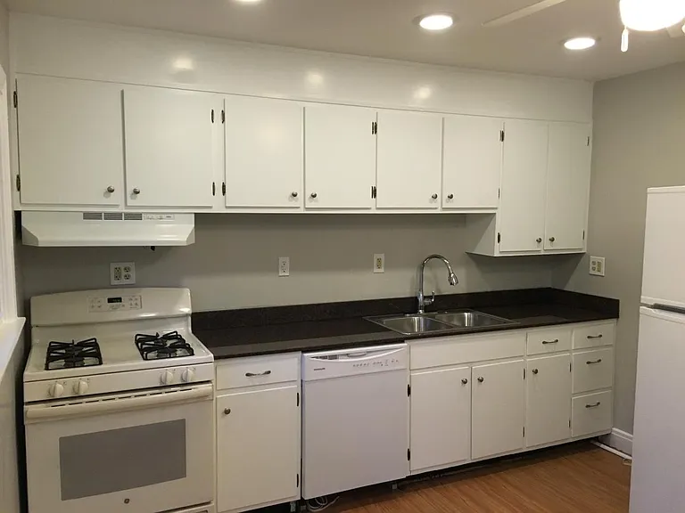 517 Spanish Ct — Photo 8