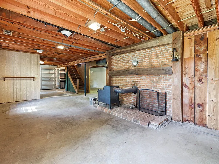5757 Heards Mountain Rd — Photo 30