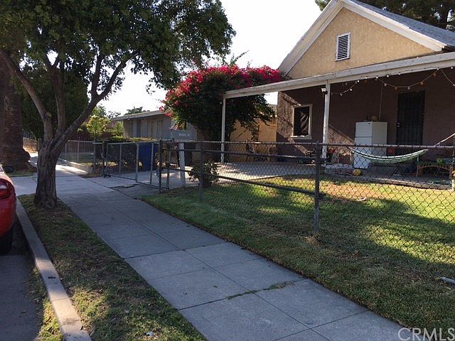 1st image of 1004 Spruce St