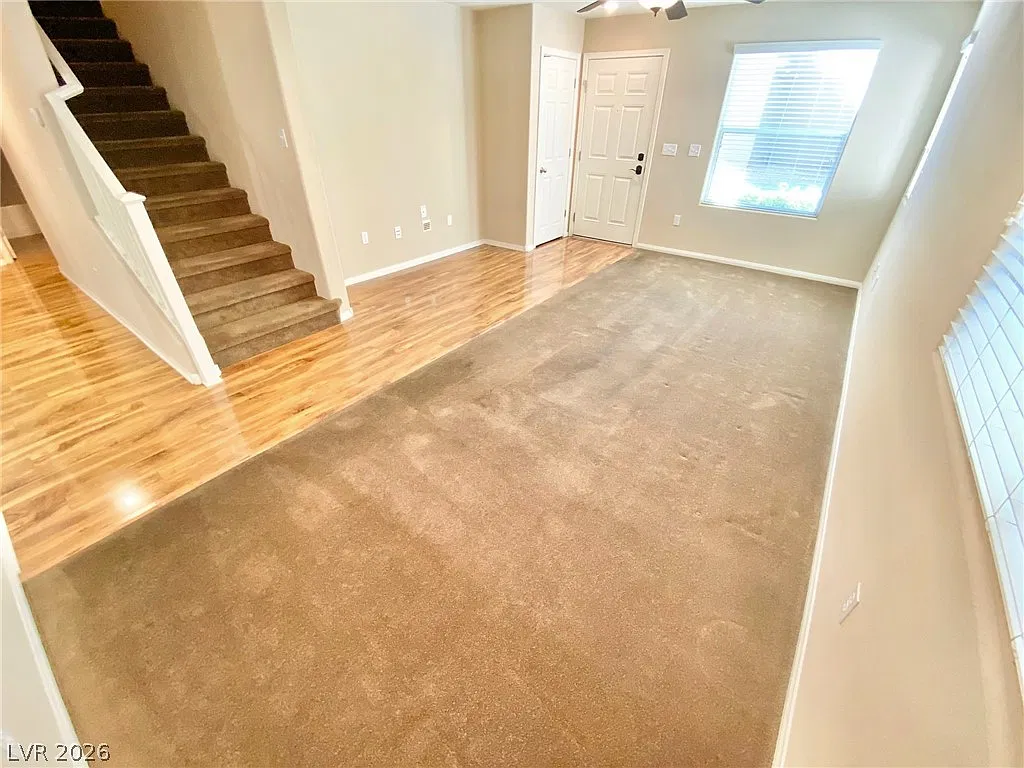 5 bed, 3.0 bath, 1957 sqft, $2,025 — Photo 4