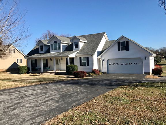 3rd image of 159 Clubhouse Ln