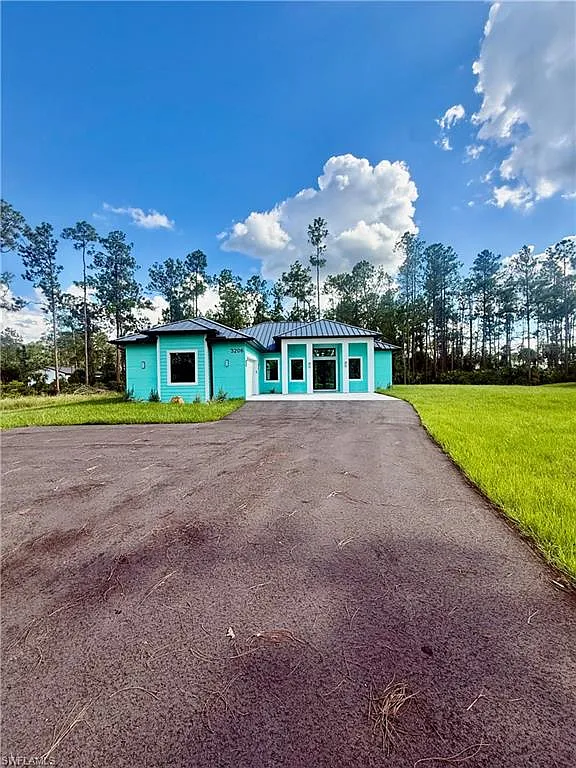 4 bed, 3.0 bath, 2837 sqft, $5,000 — Photo 2
