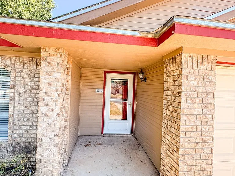2508 Hidden Hill Dr — Photo 2
