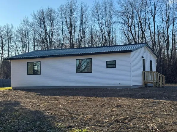 9 Melody Ln, Plattsburgh, NY 12901