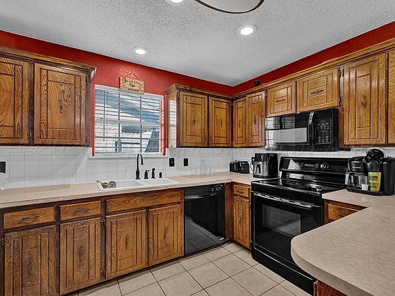 3rd image of 5215 S Milam St