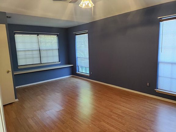 4th image of 1604 Cayman Cir