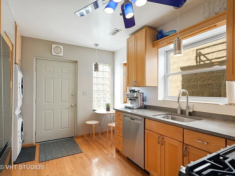 1336 N Dean St — Photo 4