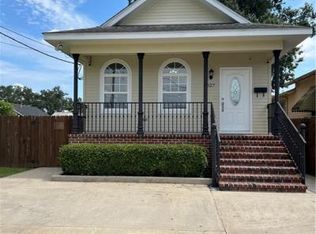 527 Chalmette St, Harvey, LA 70058