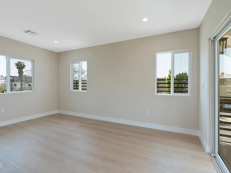 1206 Tamarind Ave — Photo 34