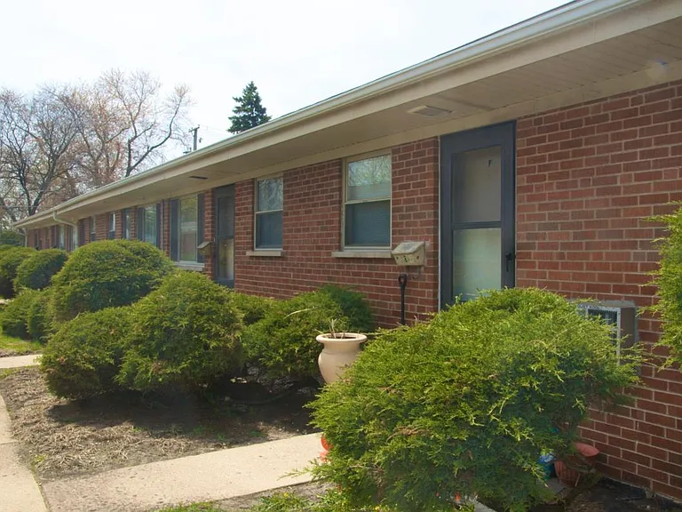 335 S Iowa Ave #C — Photo 3