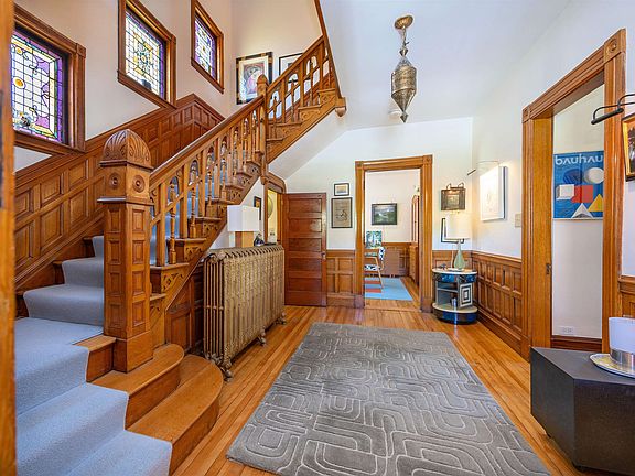 5th image of 154 Boynton Avenue