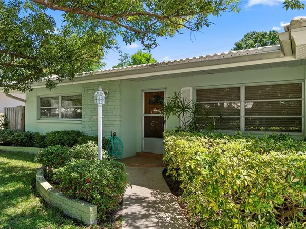 1413 Embassy Dr, Clearwater, FL 33764